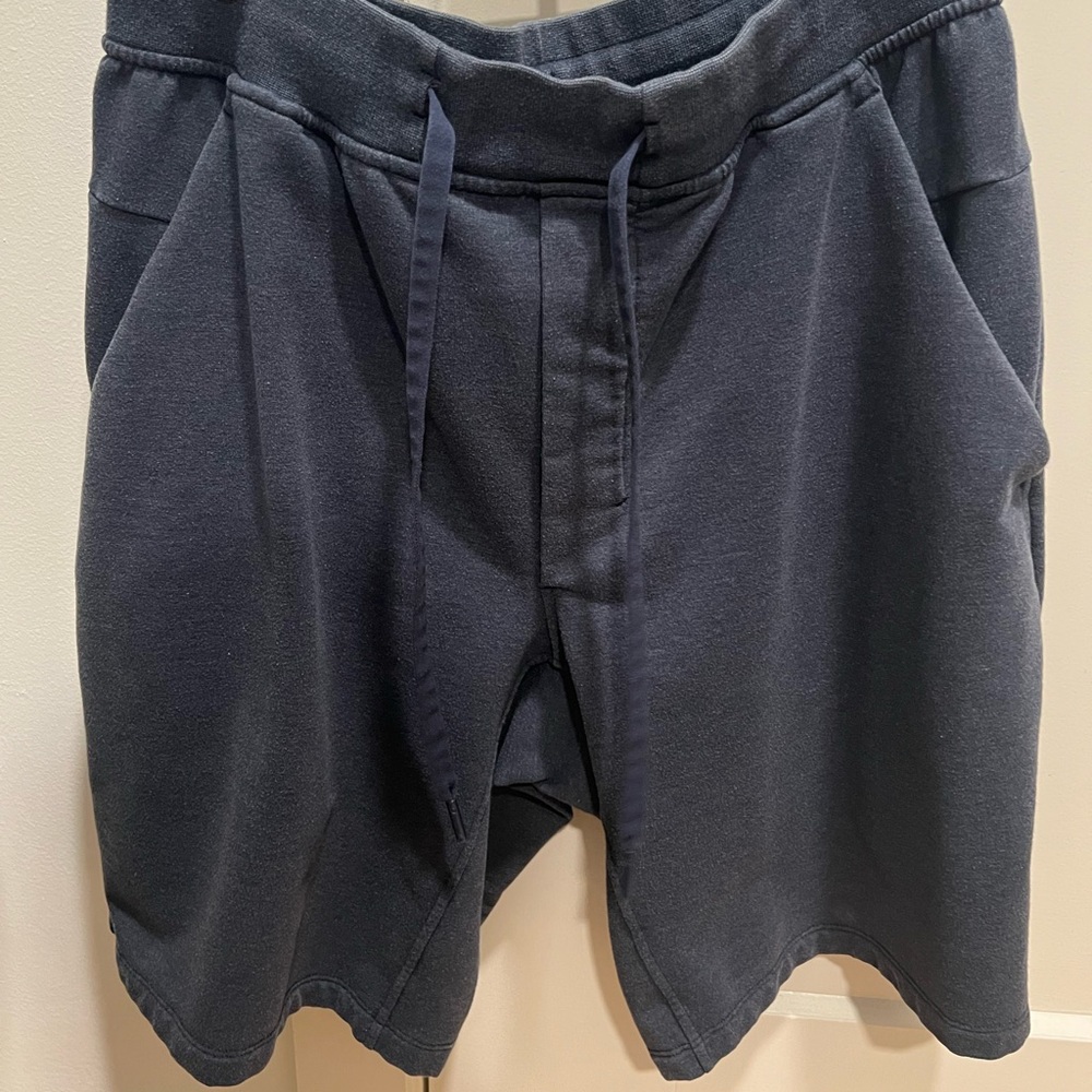 Lululemon City Sweat Men’s Shorts Size Medium Navy Blue Worn